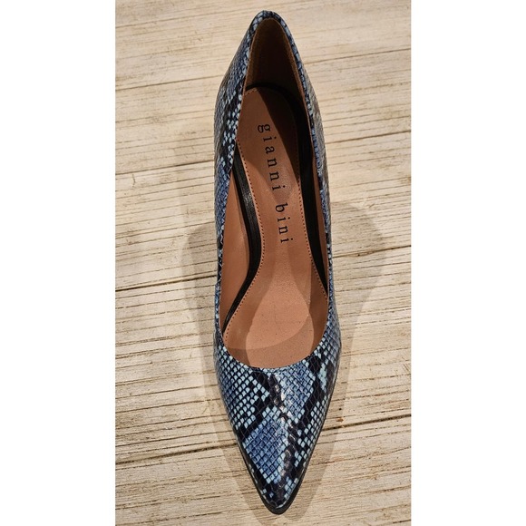 Gianni Bini Shoes - Gianni Bini Truby Blue Snakeskin Leather Pointed Toe Pumps Size 8